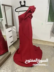  1 فستان احمر تقيل للبيع