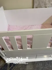  23 سرير اطفال هزاز من dreams baby جوده عاليه نفس الجديد لايطوفك شي نضيف والمعروف لايعرف.