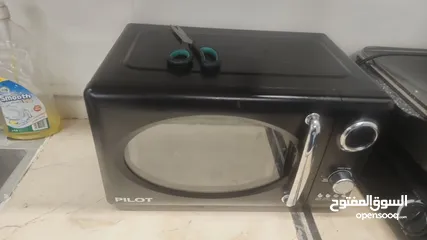  21 معدات مطعم برجر شبه جديد