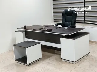  29 مكتب 140*70 مع جانبيه 80*40 وطاولة وسط تفصيل خشب مستورد بسعر المصنع