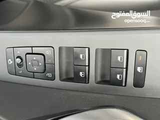  16 كيا نيرو الشكل الجديد وارد وكفالة الشركة 2023 فحص كامل ولا ملاحظة .
