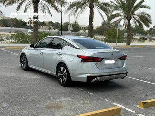  6 Nissan Altima 2019 (Silver)