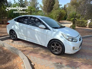  2 Hyundai accent