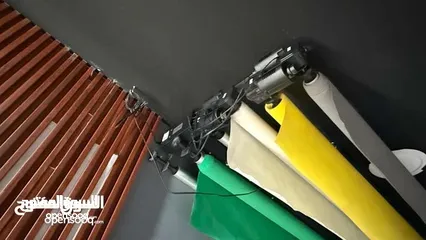  2 حامل خلفيات كهربائي 6 خلفبات مع معدات اخرى