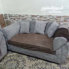  1 طقم كنب للبيع بحاله حيده 8مقاعد  ظهر متحرك