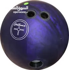  1 كرة بولينج مستعملة بحالة الجديد (purple bowling ball)