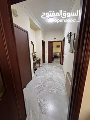  5 شقة طابق اخير 220م للبيع ضاحية الرشيد