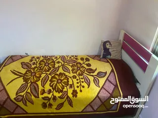  1 غرفه نوم بناتي لون ابيض ووردي