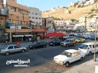  3 مظلات للبيع استعمال شهر واحد فقط عدد 3