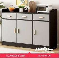  6 وصف الخزانة الحديثة   خزانة عصرية أنيقة تجمع بين التصميم العملي واللمسة الجمالية، مصنوعة بجودة عالية