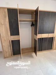  2 دواليب مع مدخل مع زيانة مع طاولات