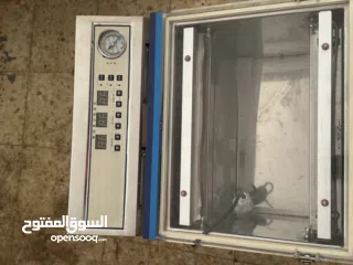  4 ماكينة تفريغ هواء وتغليف (Vacuum Packaging Machine) – نوع غرفة/تشامبر