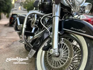  9 Harley Davidson road king classic