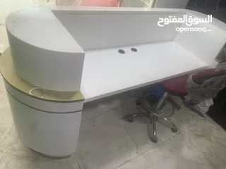  2 ميز كاشير يرهم مكتبي أو شركات أو مطاعم أو صالونات