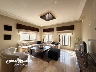  4 شقة مفروشة للإيجار 200م2 ( Property 40418 )-175089930