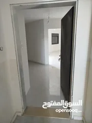  22 شقه سكنية للبيع