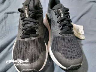 2 حذاء ريبوك reebok اصلي للبيع