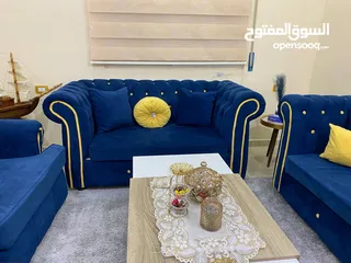  4 طقم كنب تفصيل خشب سويد شبه جديد