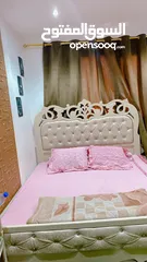  2 غرفة نوم كبيرة جميلة جدا مكونة من سرير وتسريحه وكمودينو للبيع بسعر لقطه لدواعى السفر