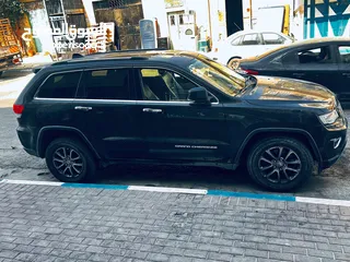  4 جيب جراند شيروكي