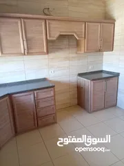  1 شقة فارغة - الجاردنز - 3نوم - 135م