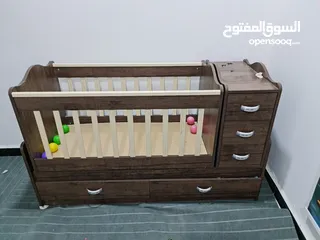  1 سرير اطفال منفصل