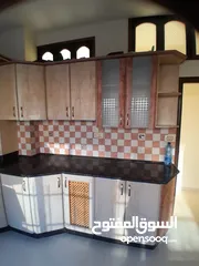  3 شقه للايجار قرب شارع الارسال مقابل المقاطعه