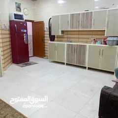  8 بيت للبيع في الطوبه والنخيله مساحه 300 طابقين