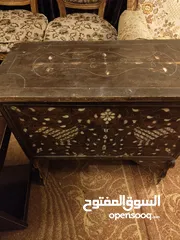  1 مرايا و صندوق عدد 2 صناعه سوريه مطعمة بالقصدير و الصدف