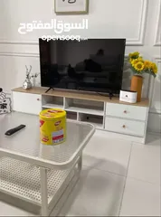  1 خزانة مزنون خشبية