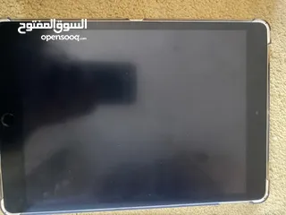  3 ايباد 9 مستعمل شهر ونص واستعمل خفيف جدا