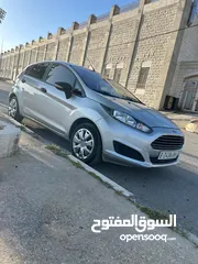  2 فورد فيستا نظيفة جدا و ممشى قليل جدا