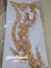  1 طقم سنسال عدد 2 اسواره عدد 1 خاتم عدد 1 حلق عدد 1 جديد غير ملبوس