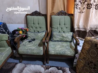  10 طقم كنب 8 مقاعد  للبيع موجود برصيفه قشاك اسود اصلي مافيه كحوت او ضربات بصلاه ع نبي