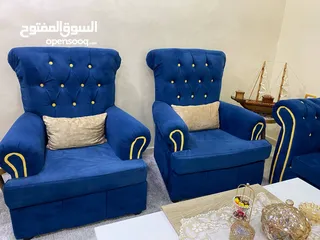  3 طقم كنب تفصيل خشب سويد شبه جديد
