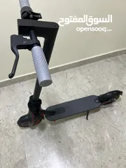  1 High quality electric scooter like new original parts and battery very good range