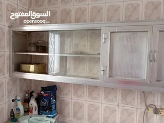  2 مطبخ المنيوم قديم و لكن بحالة جيده للبيع