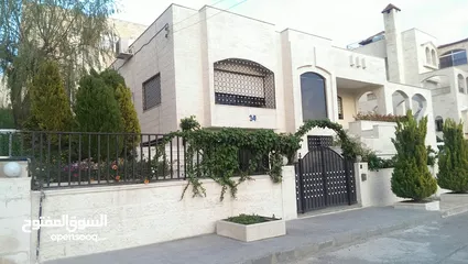  4 Villa For Sale or Rent By The Owner