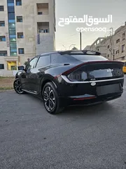  8 كيا ev6 كهرباء 2023   وارد اميركي ممشى قليل     جميع الاضافات اعلى صنف عدا الفتحة  موديل 2023