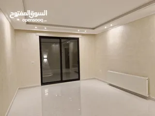  16 شقة طابق ارضي مميزة للبيع بمساحة 196 م بنظام شبه ڤيلا ،ثلاث مداخل مع ترسات واسعة وتشطيبات راقية .