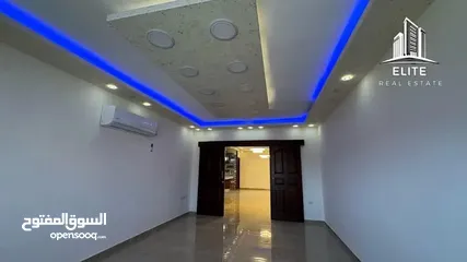  17 للايجار شقه دبلكس في سطح مرحبا قرب شارع القدس