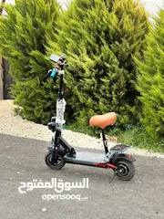  4 مطلوب اسكوترات شحن