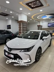  1 تويوتا كورولا 2022 محرك 1800 كهرباء وبنزين  بقوة 170 حصان عداد 50000 سياره مميزه واقتصاديه جدا