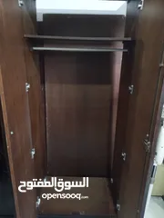  2 خزانة ست ذرف تفصيل خشب لاتيه وقشرة بلوط إستعمال بسيط بحال لجديد موجودة في الزرقاء الجديدة للبيع