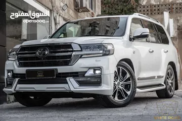  1 Toyota Land Cruiser 2021 VX-S Grand Touring S  السيارة مميزة جدا و قطعت مسافة 62,000 كيلو متر فقط