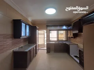  13 شقه فارغه للايجار خلدا