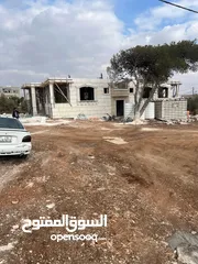  15 فيلا عظم 560م على قطعة أرض 1035متر على شارع البترا للبيع