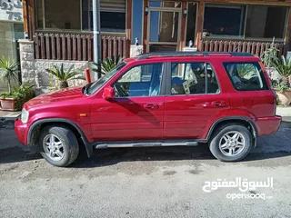  4 CRV موديل 2001 للبيع بسعر مغري جدا دهان جديد وماتور جديد سعة الماتور 2000 cc السياره فل مع فتحه فحص