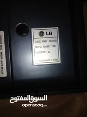  6 موجود عندي طاوله سفره وطقم كنبايات. وطقم كورنر مع طاوله. وشاشه ال جي. وخزانه. كامل للبيع.
