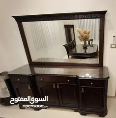  7 طقم سفرة فاخر 4 قطع طاولة مع 8 كراسي تنجيد وبوفيه ومراي وفضيتين خشب زان ثقيل حفر بحالة الجديد للبيع